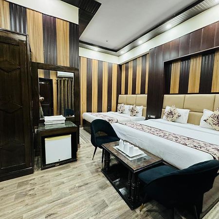 Hotel Radiance Delhi Kültér fotó