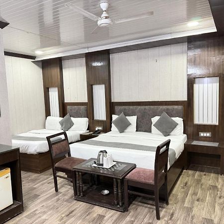 Hotel Radiance Delhi Kültér fotó