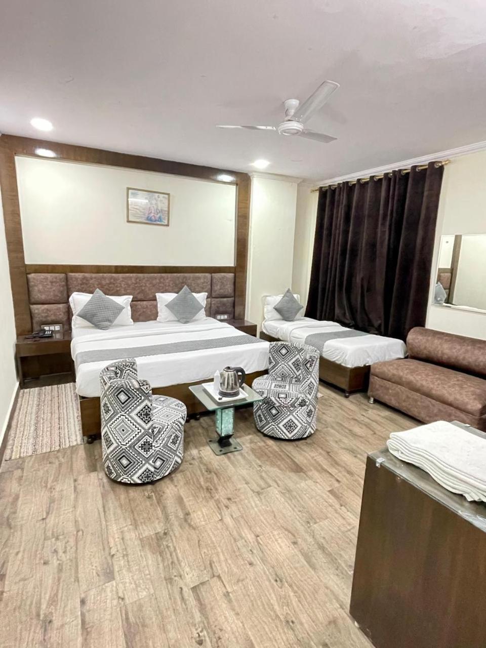 Hotel Radiance Delhi Kültér fotó