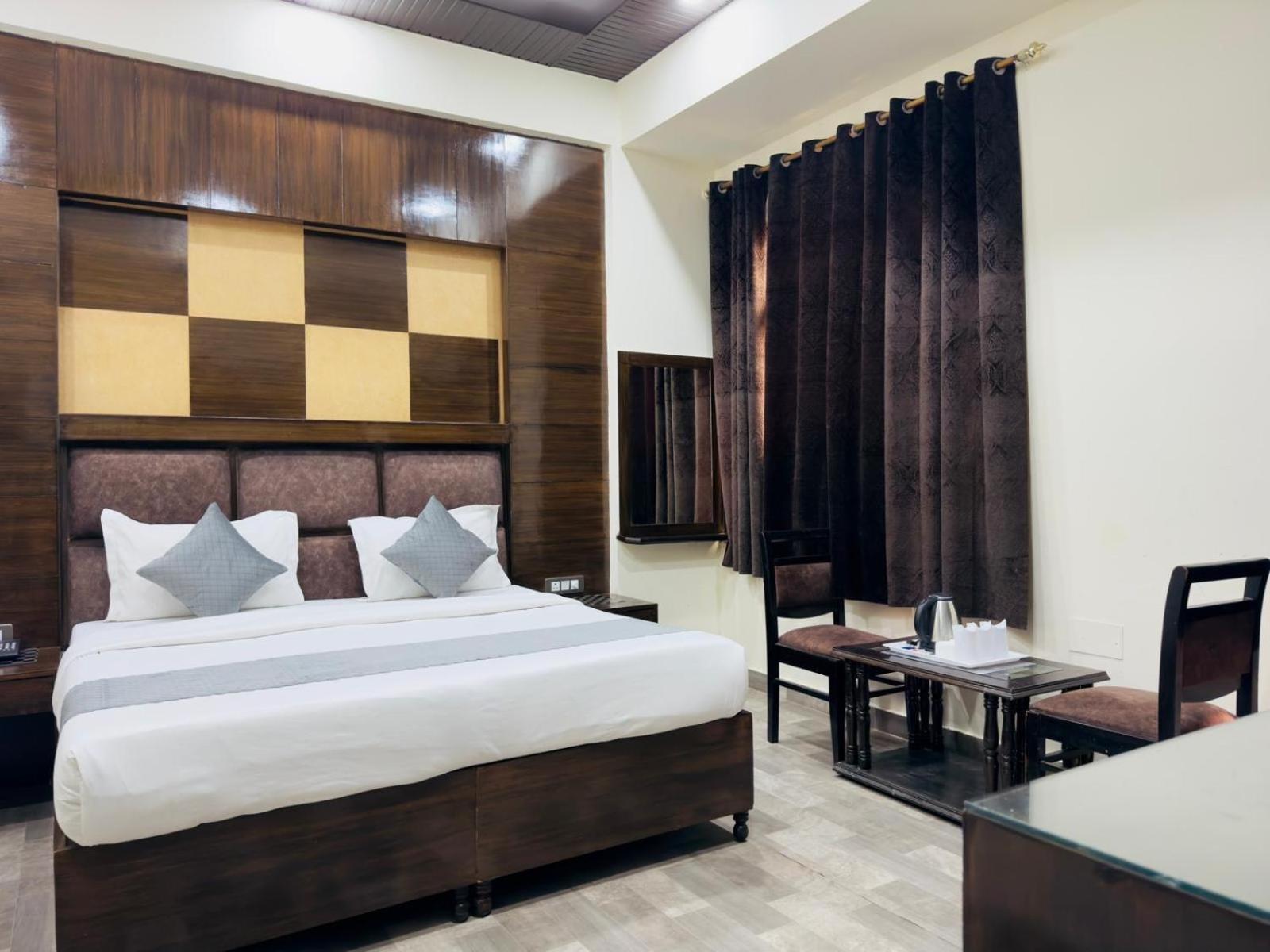 Hotel Radiance Delhi Kültér fotó