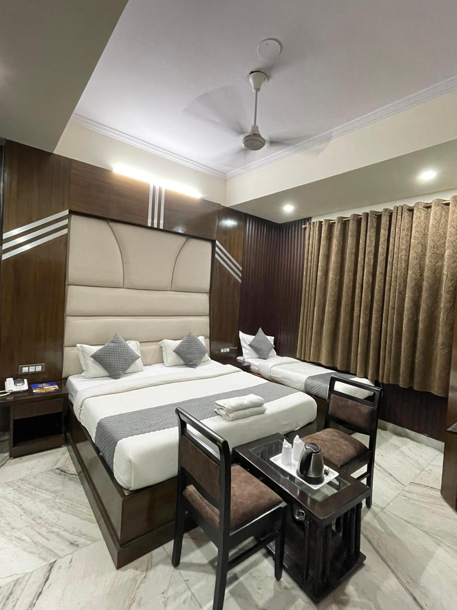 Hotel Radiance Delhi Kültér fotó