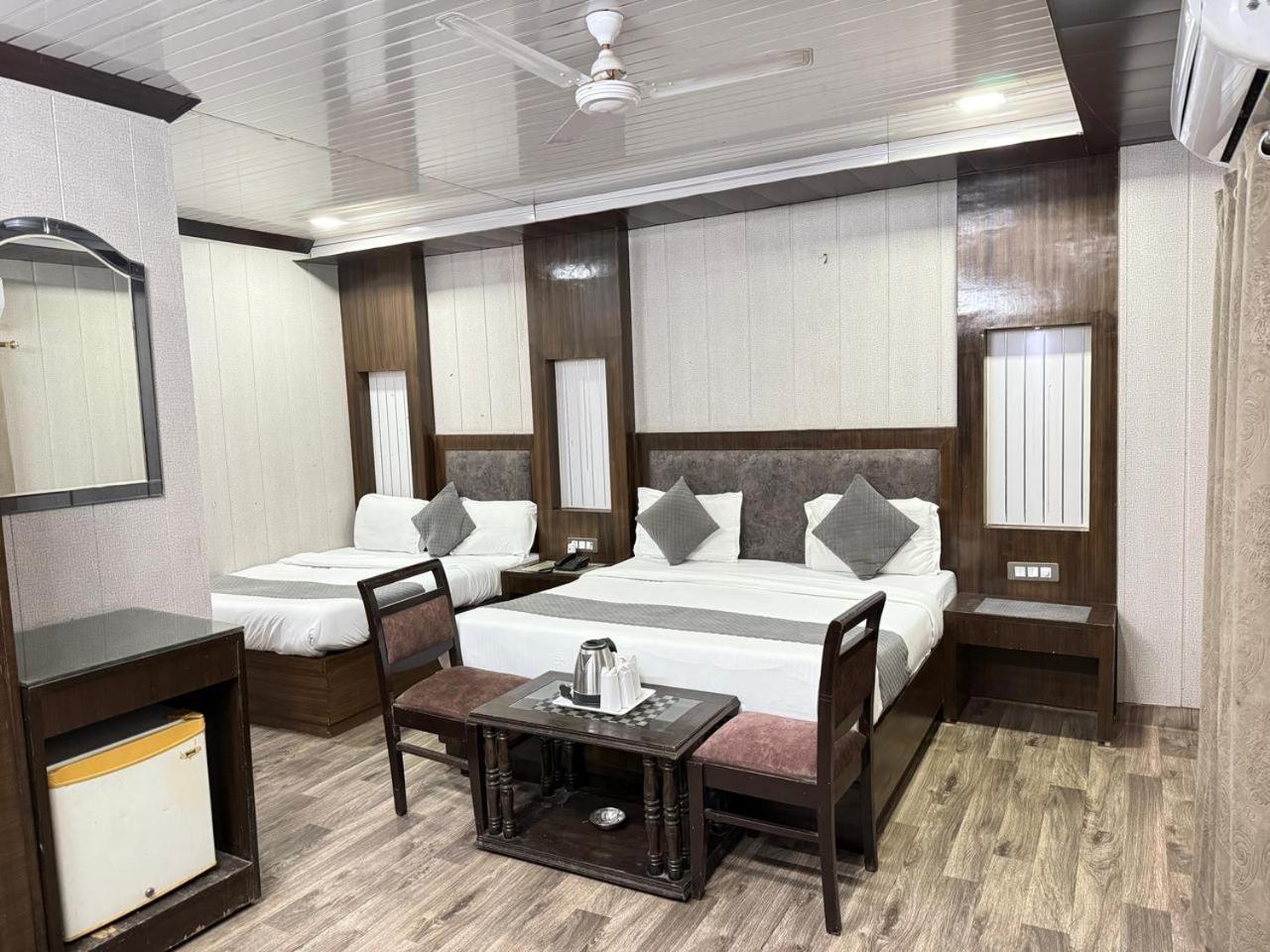 Hotel Radiance Delhi Kültér fotó